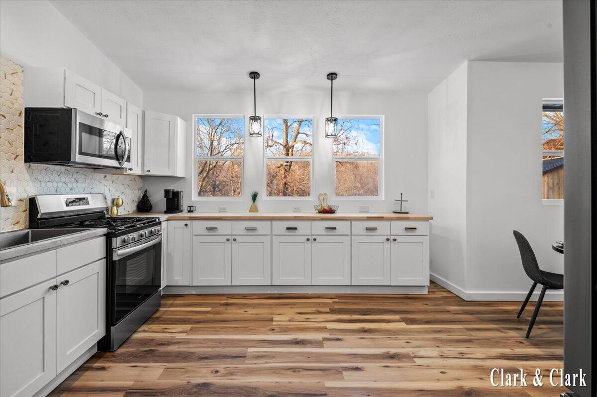 418 Allen Street Ionia, MI 48846 - Photo 9 of 37 44-INTERIOR 07A