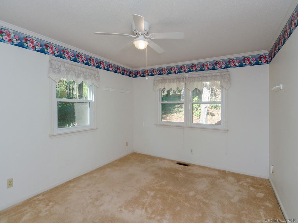 19 Legendary Road Hendersonville, NC 28739 - Photo 11 of 19 Gallery Image 11