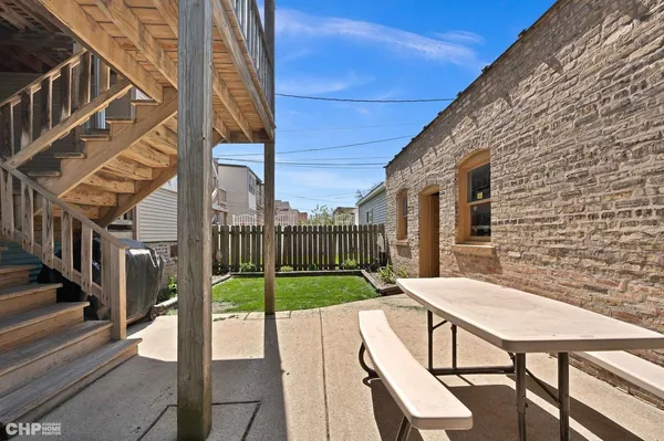 $1,850 | 3736 North Whipple Street, Unit 1S, Chicago, IL 60618