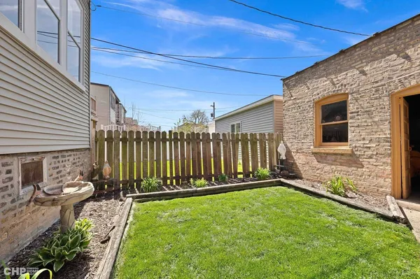 $1,850 | 3736 North Whipple Street, Unit 1S, Chicago, IL 60618