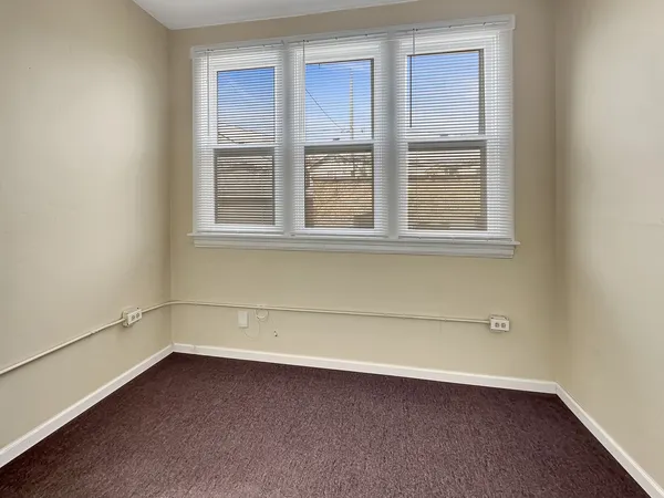 $1,850 | 3736 North Whipple Street, Unit 1S, Chicago, IL 60618