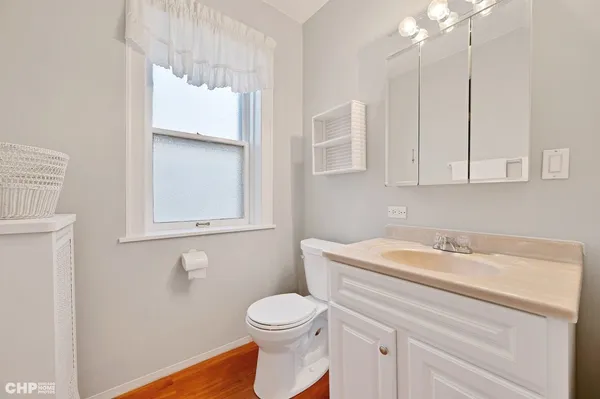 $1,850 | 3736 North Whipple Street, Unit 1S, Chicago, IL 60618