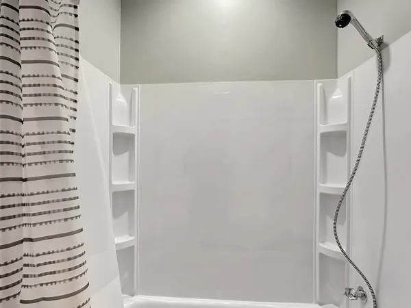 $1,850 | 3736 North Whipple Street, Unit 1S, Chicago, IL 60618