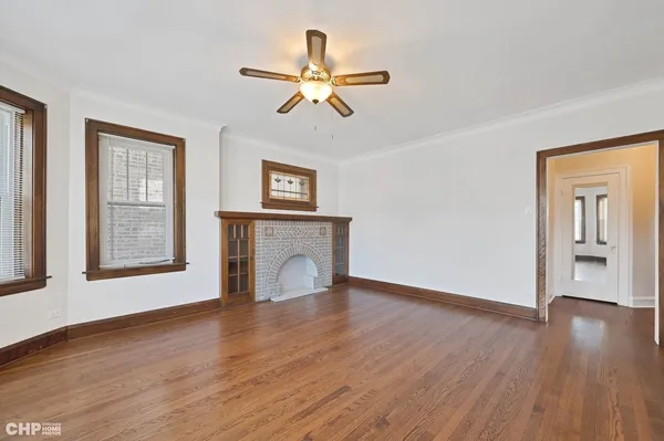 $1,850 | 3736 North Whipple Street, Unit 1S, Chicago, IL 60618