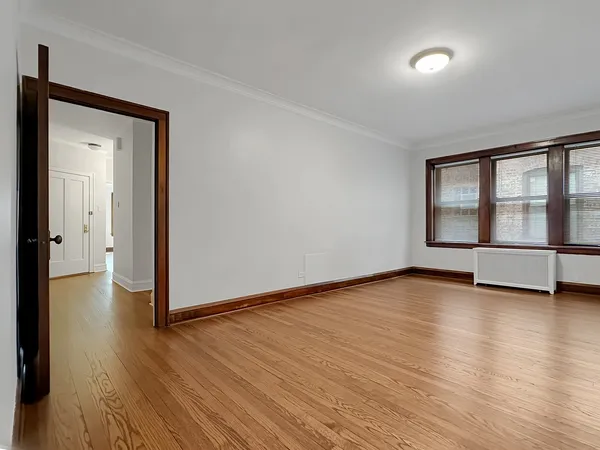 $1,850 | 3736 North Whipple Street, Unit 1S, Chicago, IL 60618