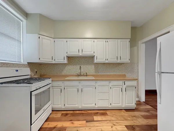 $1,850 | 3736 North Whipple Street, Unit 1S, Chicago, IL 60618