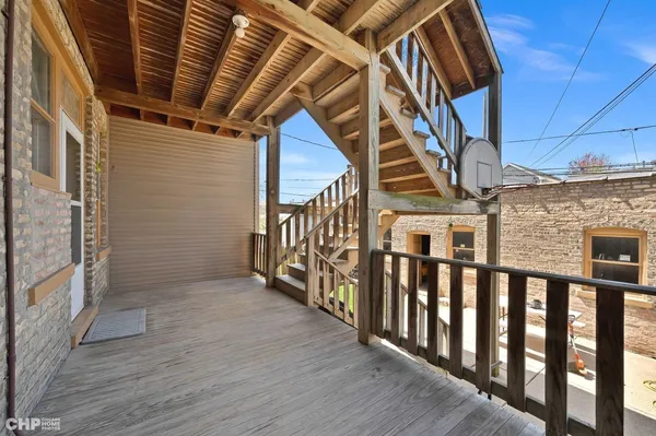 $1,850 | 3736 North Whipple Street, Unit 1S, Chicago, IL 60618