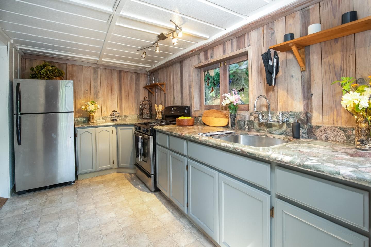 12480 Lompico Road Felton, CA 95018 - Photo 2 of 16 Gallery Image 2