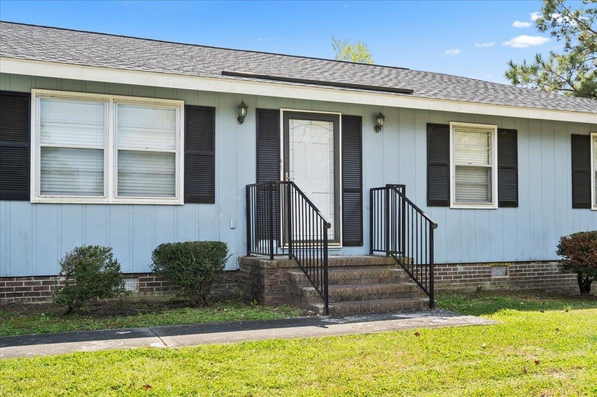 308 Sanders Court Mullins, SC 29574 - Photo 7 of 44