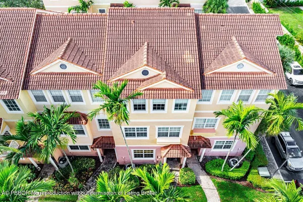$800,000 | 124 Harbors Way, Unit 124, Boynton Beach, FL 33435