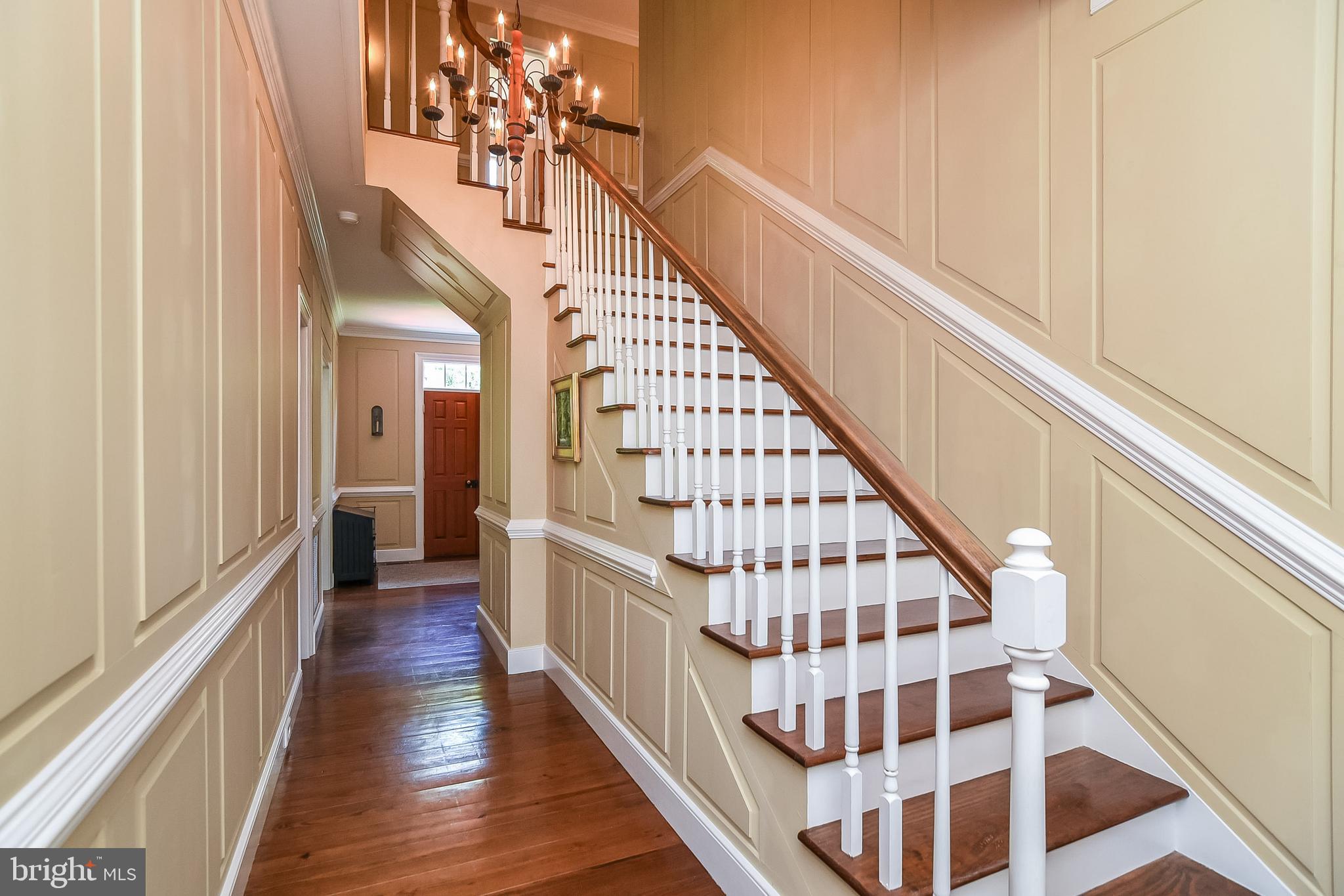 18051 Stoney Point Road King George, VA 22485 - Photo 5 of 52 Foyer and staircase