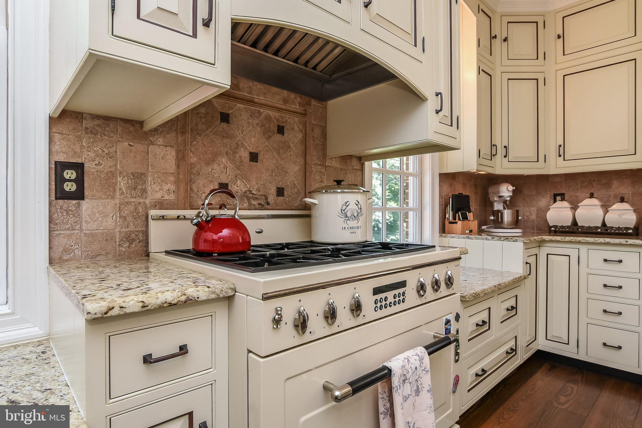 18051 Stoney Point Road King George, VA 22485 - Photo 8 of 52 Kitchen with six burner gas stove