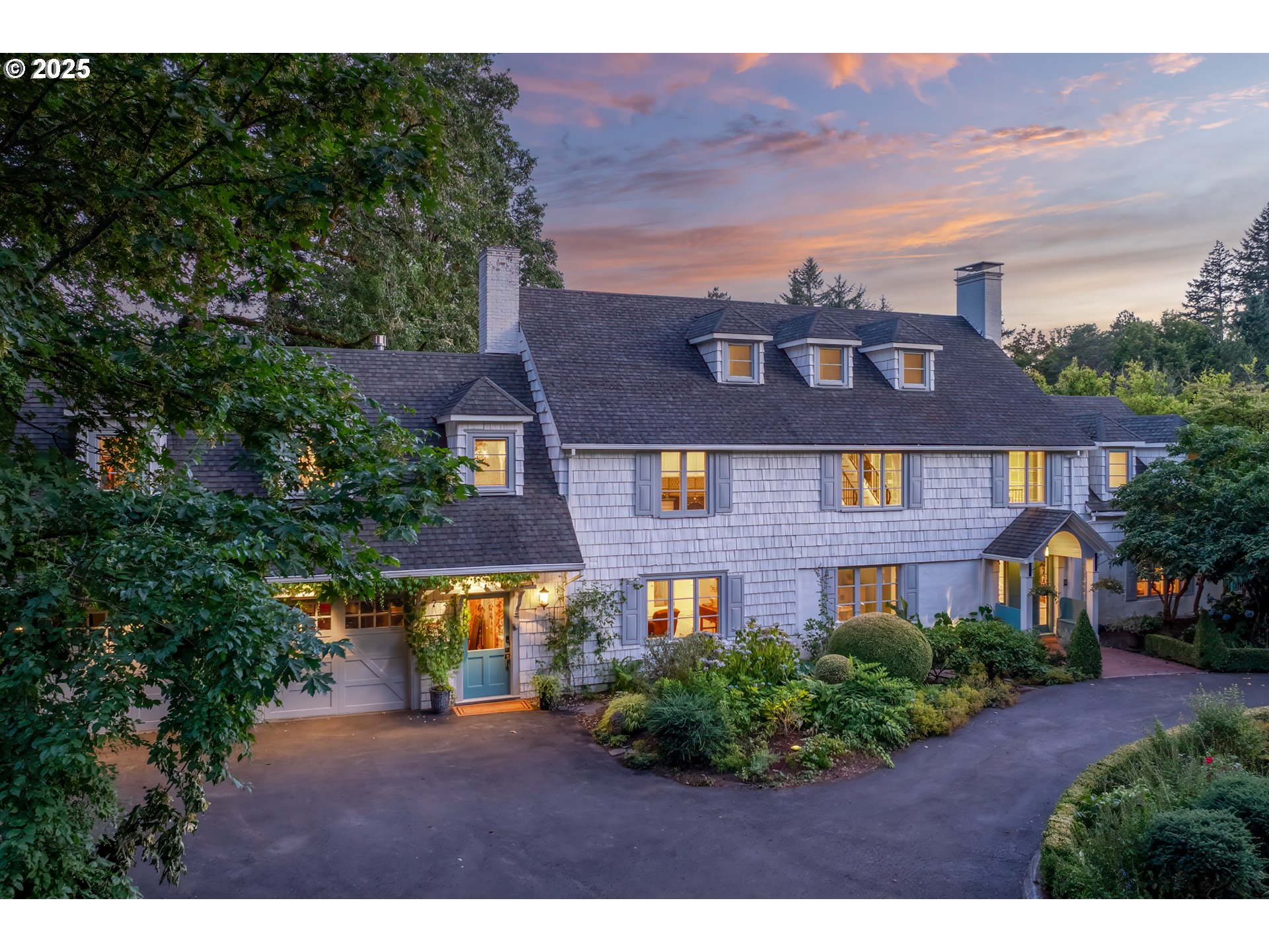 1546 South Military Road Portland, OR 97219 - Photo 1 of 47 Gallery Image 1