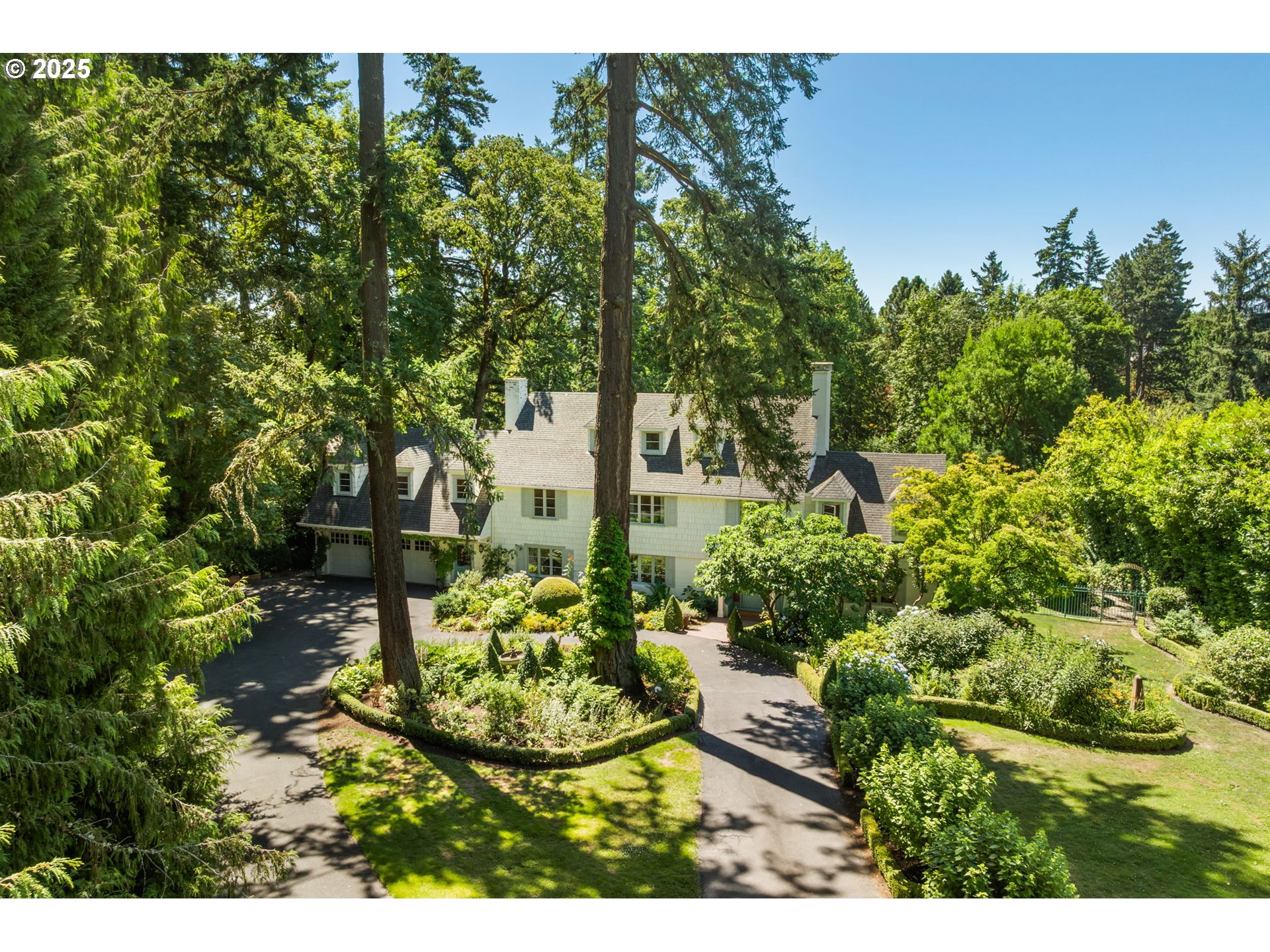 1546 South Military Road Portland, OR 97219 - Photo 2 of 47 Gallery Image 2