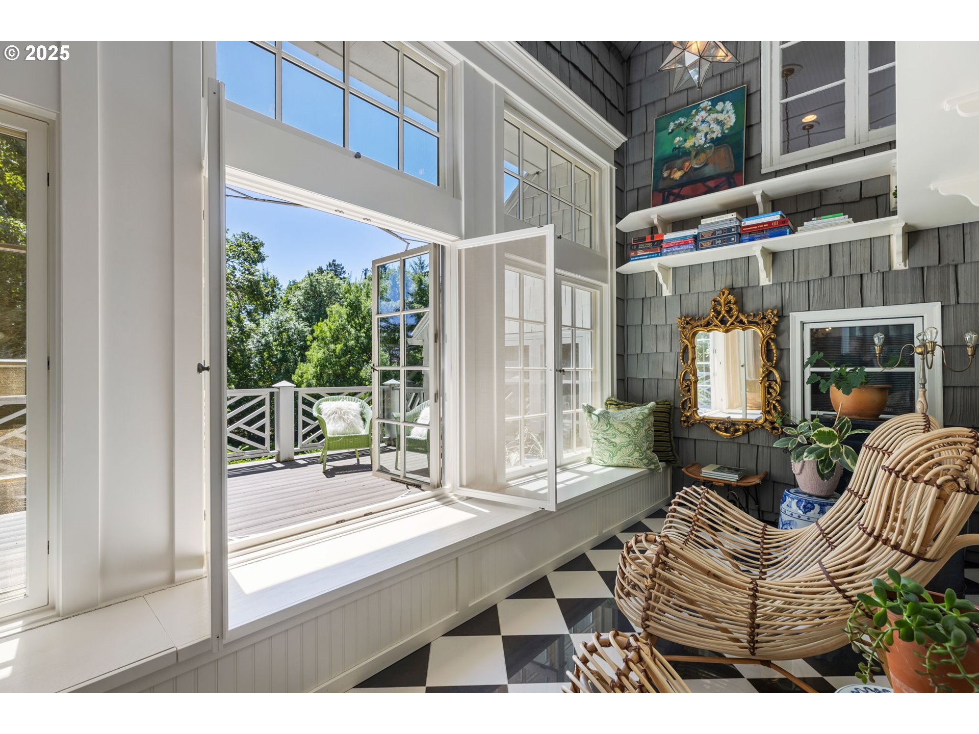 1546 South Military Road Portland, OR 97219 - Photo 31 of 47 Sun Room