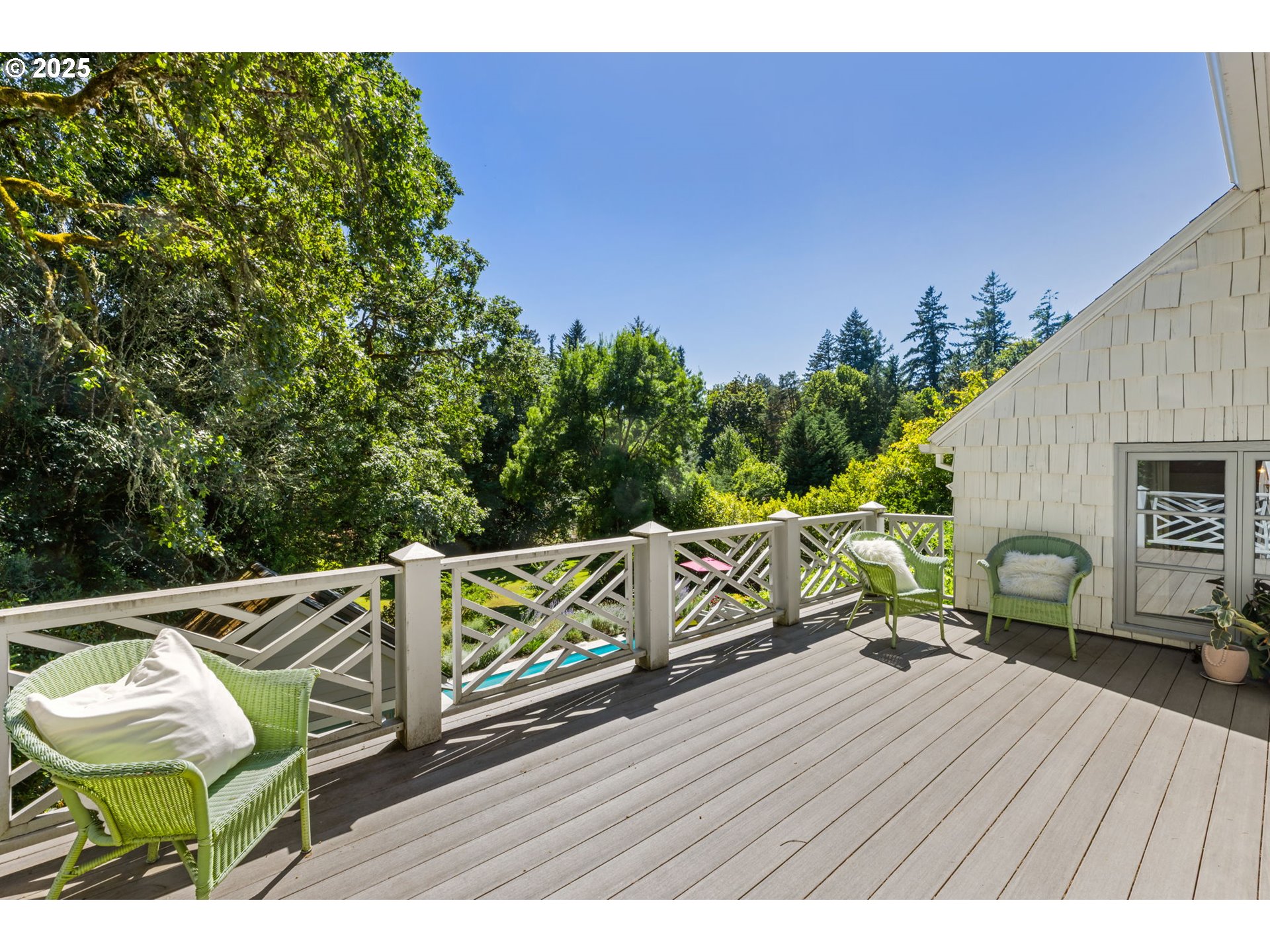 1546 South Military Road Portland, OR 97219 - Photo 32 of 47 Patio