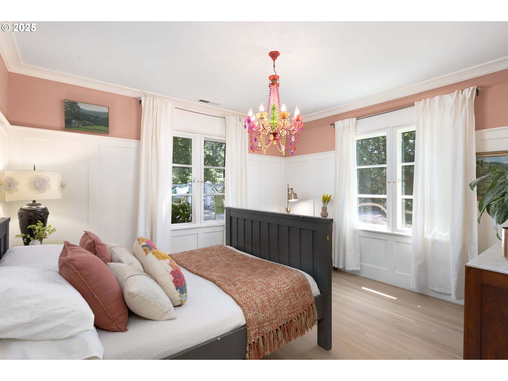 1546 South Military Road Portland, OR 97219 - Photo 35 of 47 Bedroom