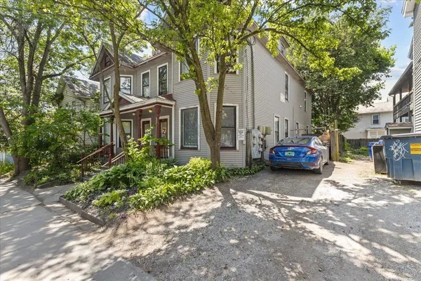 $950,000 | 211-213 St Paul Street, Burlington, VT 05401