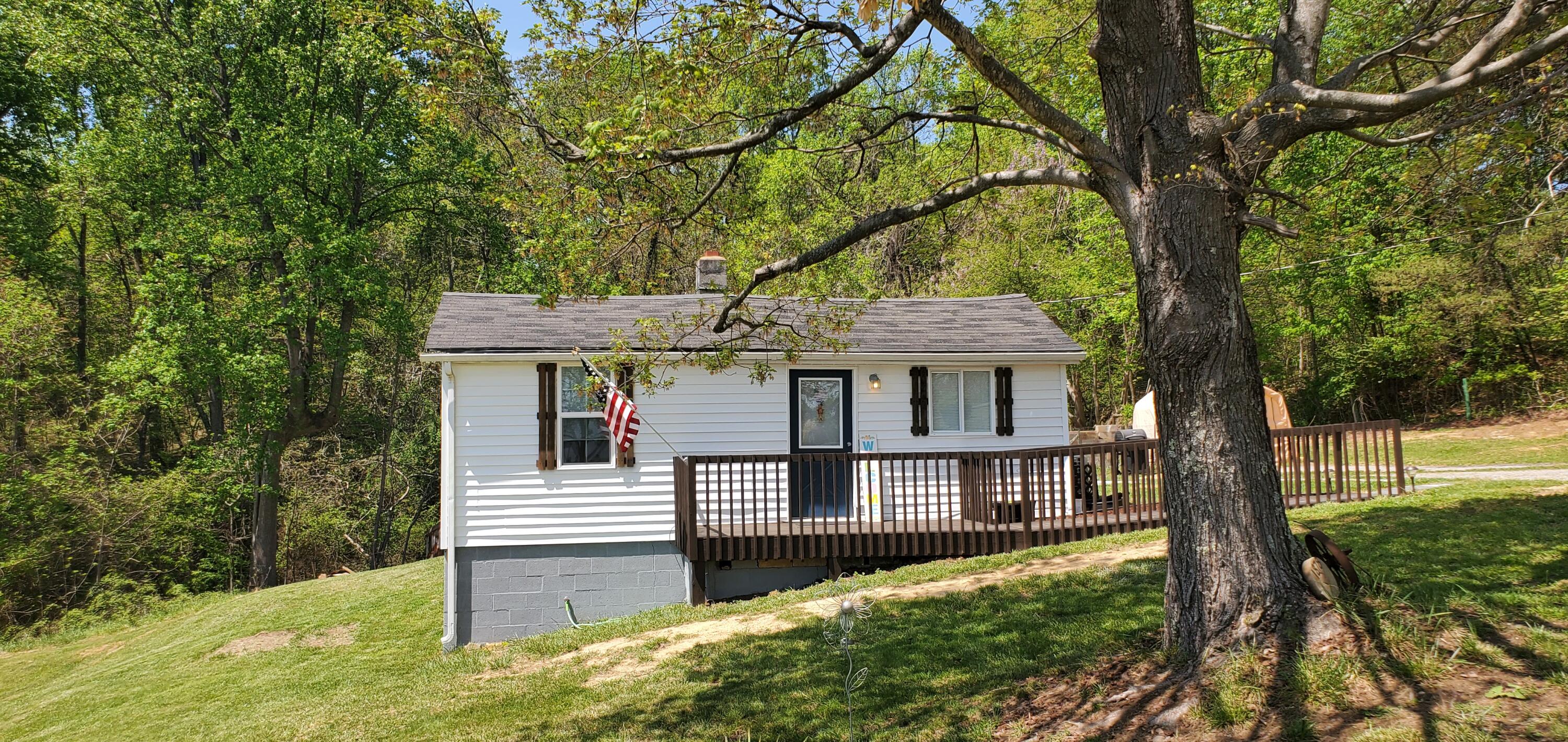 1878 Mountain Valley Road Vinton, VA 24179 - Photo 1 of 19 20220425_134822