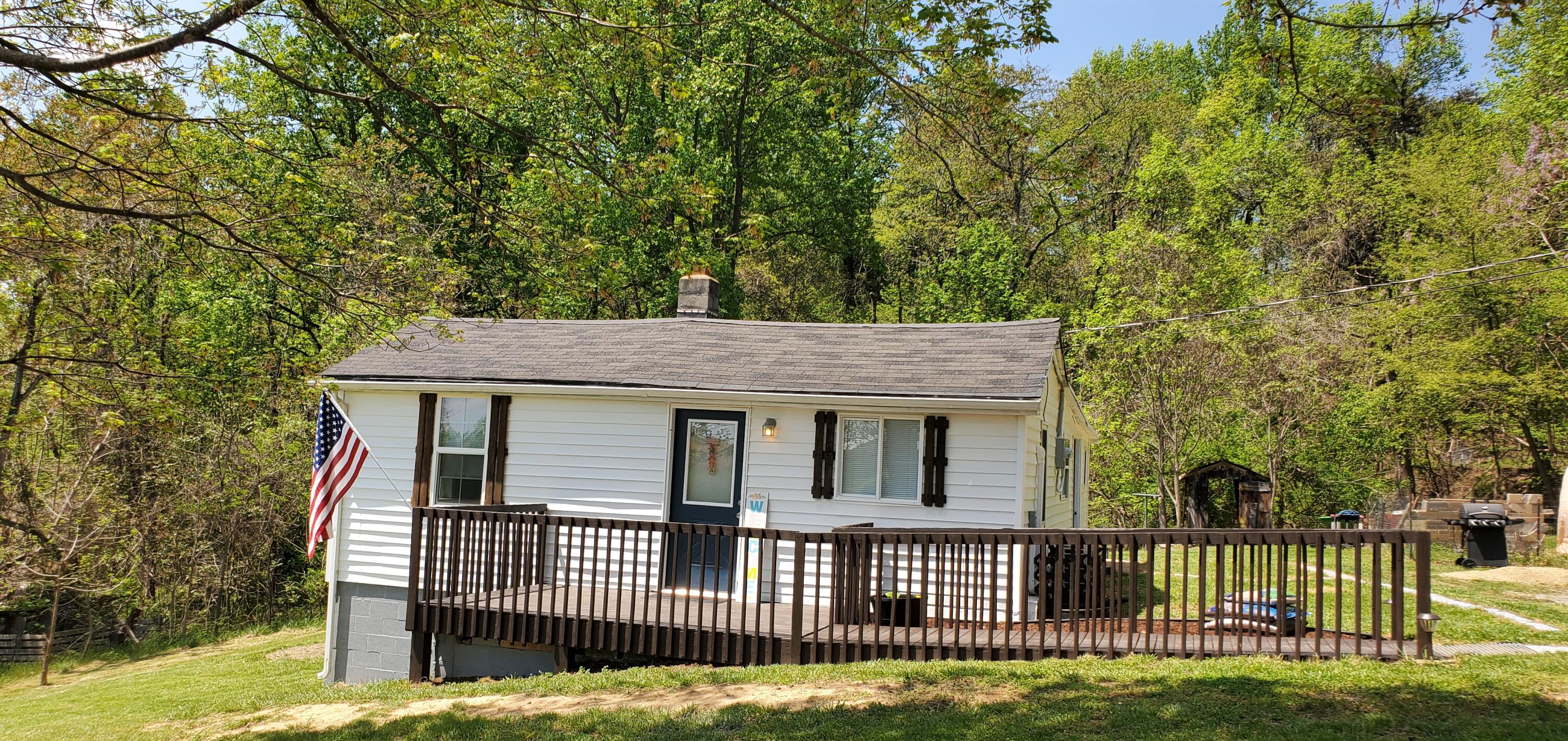 1878 Mountain Valley Road Vinton, VA 24179 - Photo 2 of 19 20220425_134537