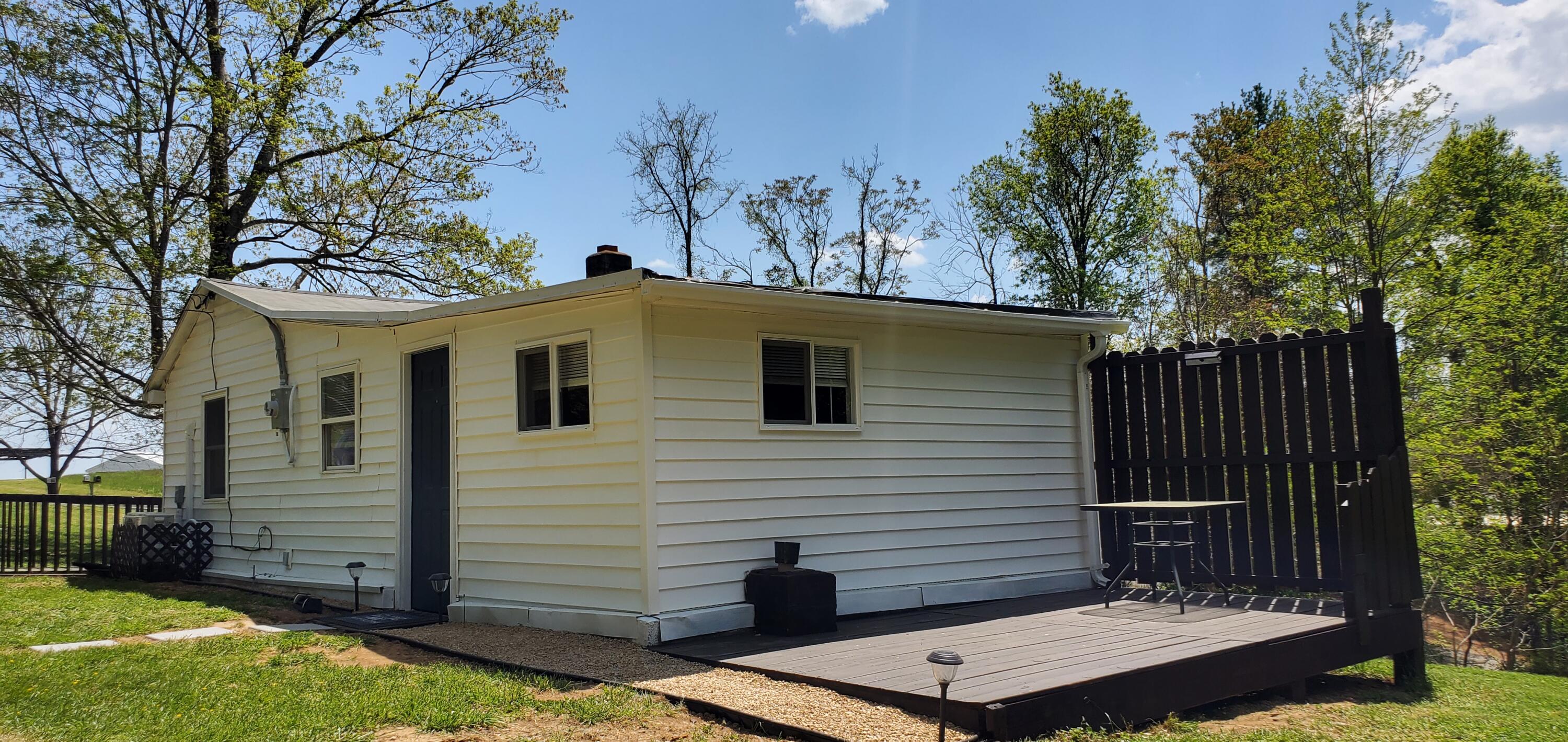 1878 Mountain Valley Road Vinton, VA 24179 - Photo 4 of 19 20220425_134651