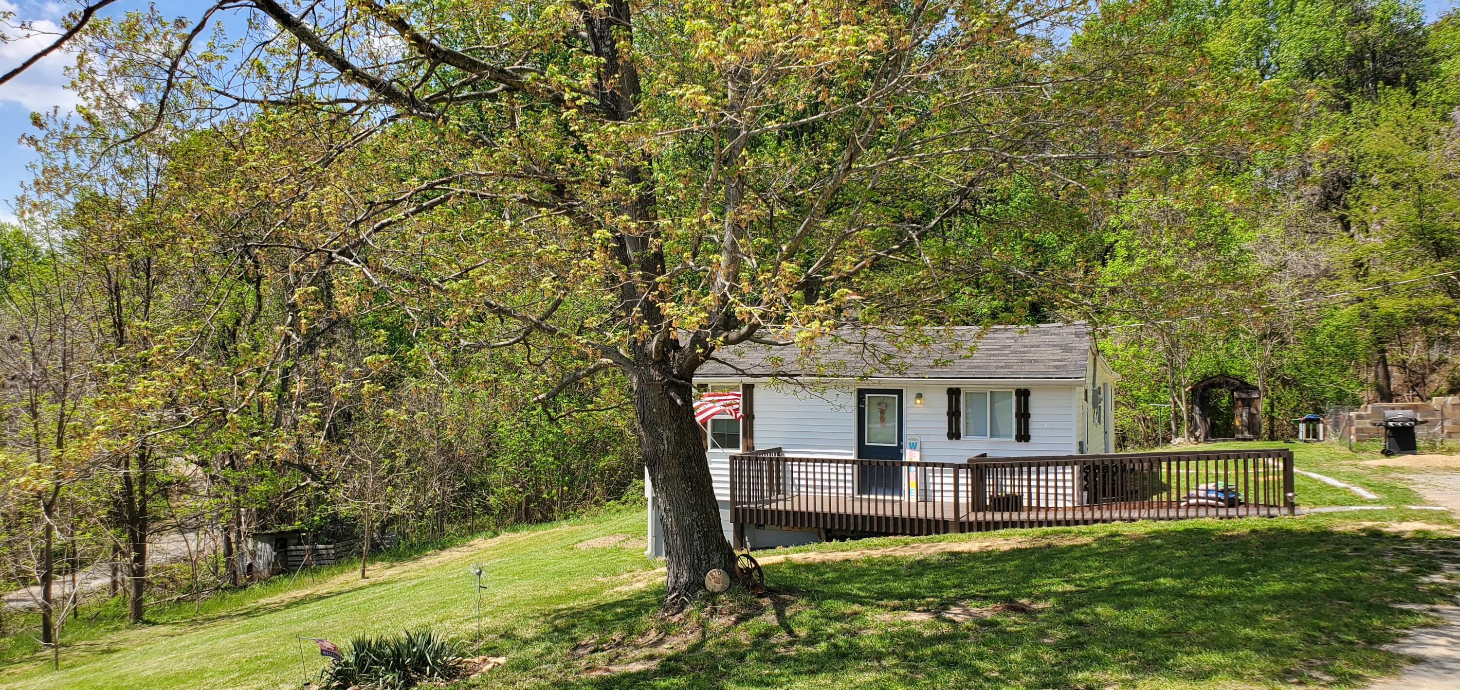 1878 Mountain Valley Road Vinton, VA 24179 - Photo 6 of 19 20220425_134907