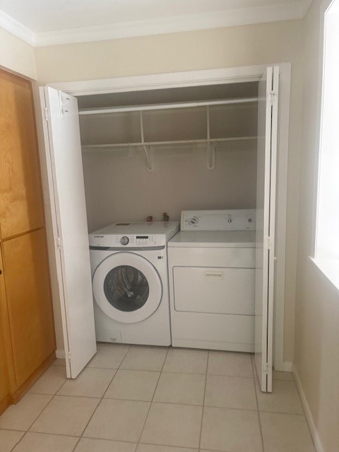 2023 Westlake Road Houston, TX 77062 - Photo 18 of 18 a utility room with dryer and washer