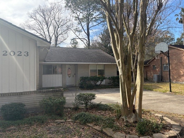 2023 Westlake Road Houston, TX 77062 - Photo 10 of 18 a view of backyard of the house