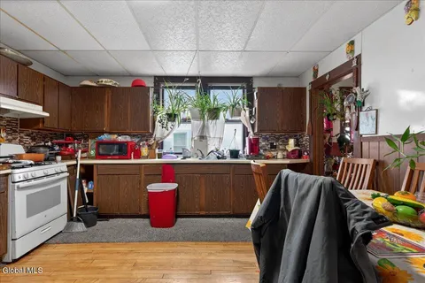 $224,900 | 17 Hawk Street, Amsterdam, NY 12010