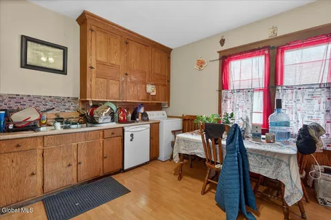 $224,900 | 17 Hawk Street, Amsterdam, NY 12010