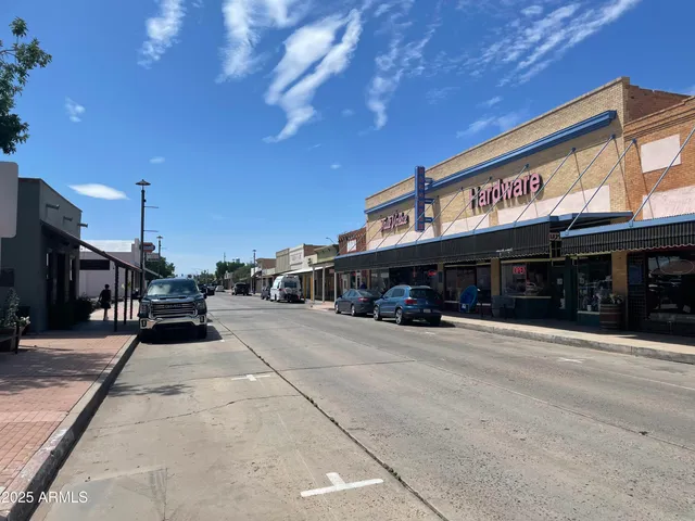 $1,200 | 827 East Lancaster Circle, Florence, AZ 85132