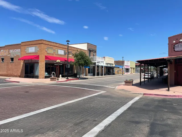 $1,200 | 827 East Lancaster Circle, Florence, AZ 85132