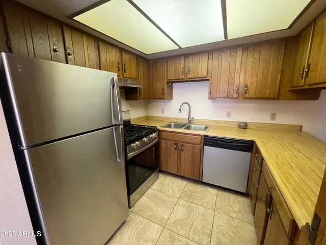 $1,200 | 827 East Lancaster Circle, Florence, AZ 85132