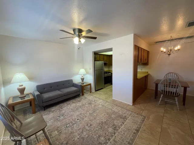 $1,200 | 827 East Lancaster Circle, Florence, AZ 85132