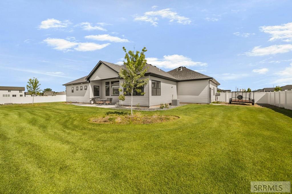 3042 Lin Road Idaho Falls, ID 83401 - Photo 60 of 68 Back Exterior