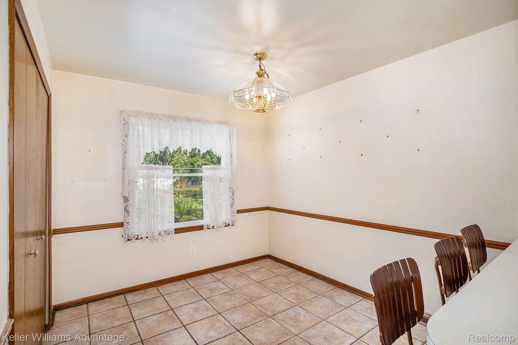 23776 Gill Road Farmington, MI 48335 - Photo 8 of 32 Gallery Image 8