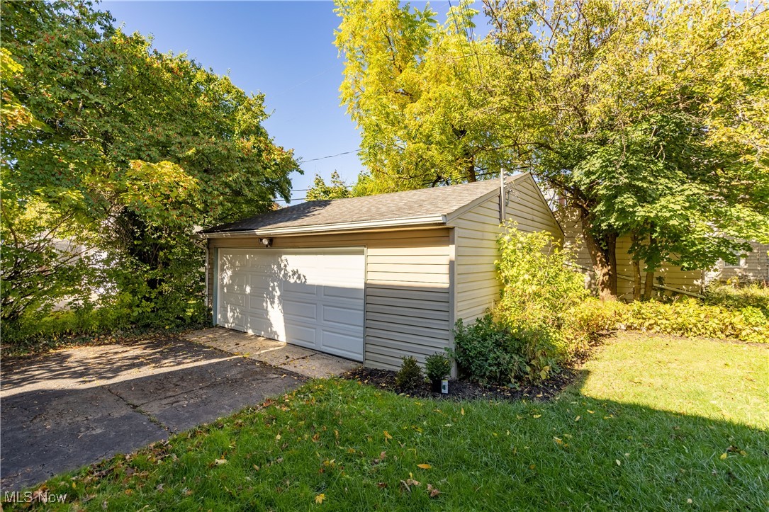 3395 Tullamore Road Cleveland, OH 44118 - Photo 39 of 39 Gallery Image 39