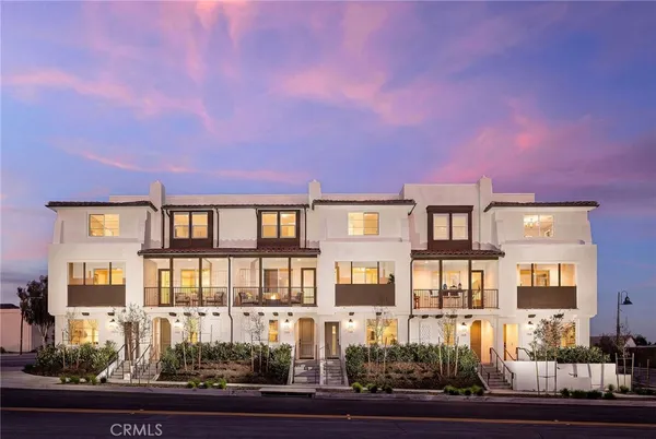 $775,390 | 324 East Whittier Boulevard, La Habra, CA 90631