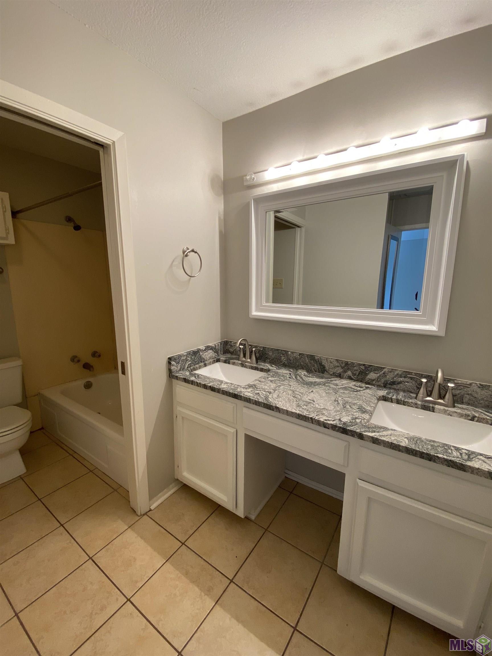 7968 Pennth Avenue, Unit B Baton Rouge, LA 70809 - Photo 13 of 21 Gallery Image 13