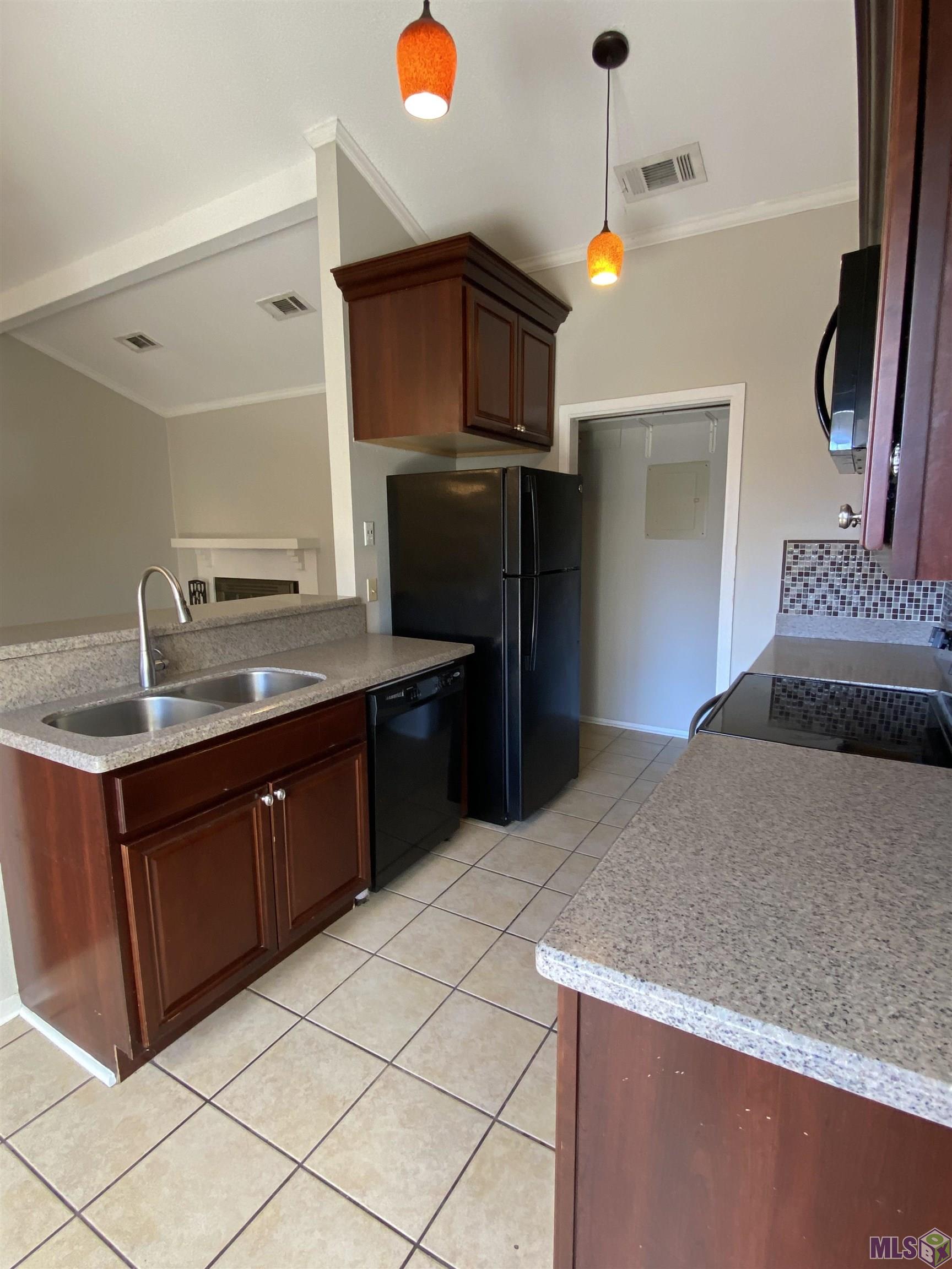 7968 Pennth Avenue, Unit B Baton Rouge, LA 70809 - Photo 2 of 21 Gallery Image 2