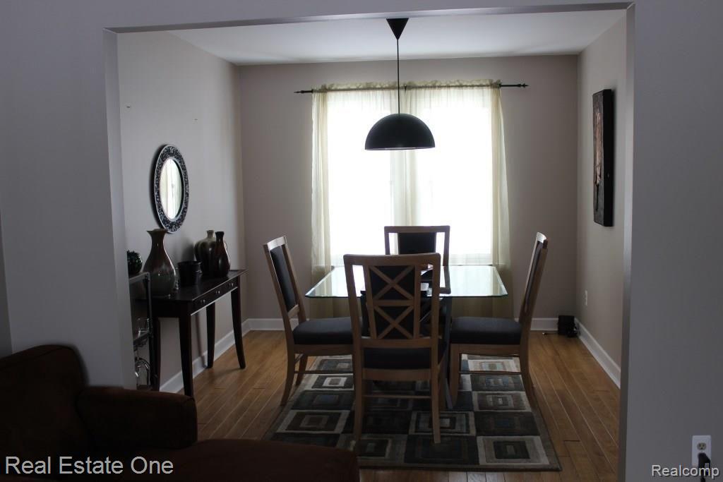 800 Hadley Road Rochester, MI 48307 - Photo 3 of 14 Dining Room