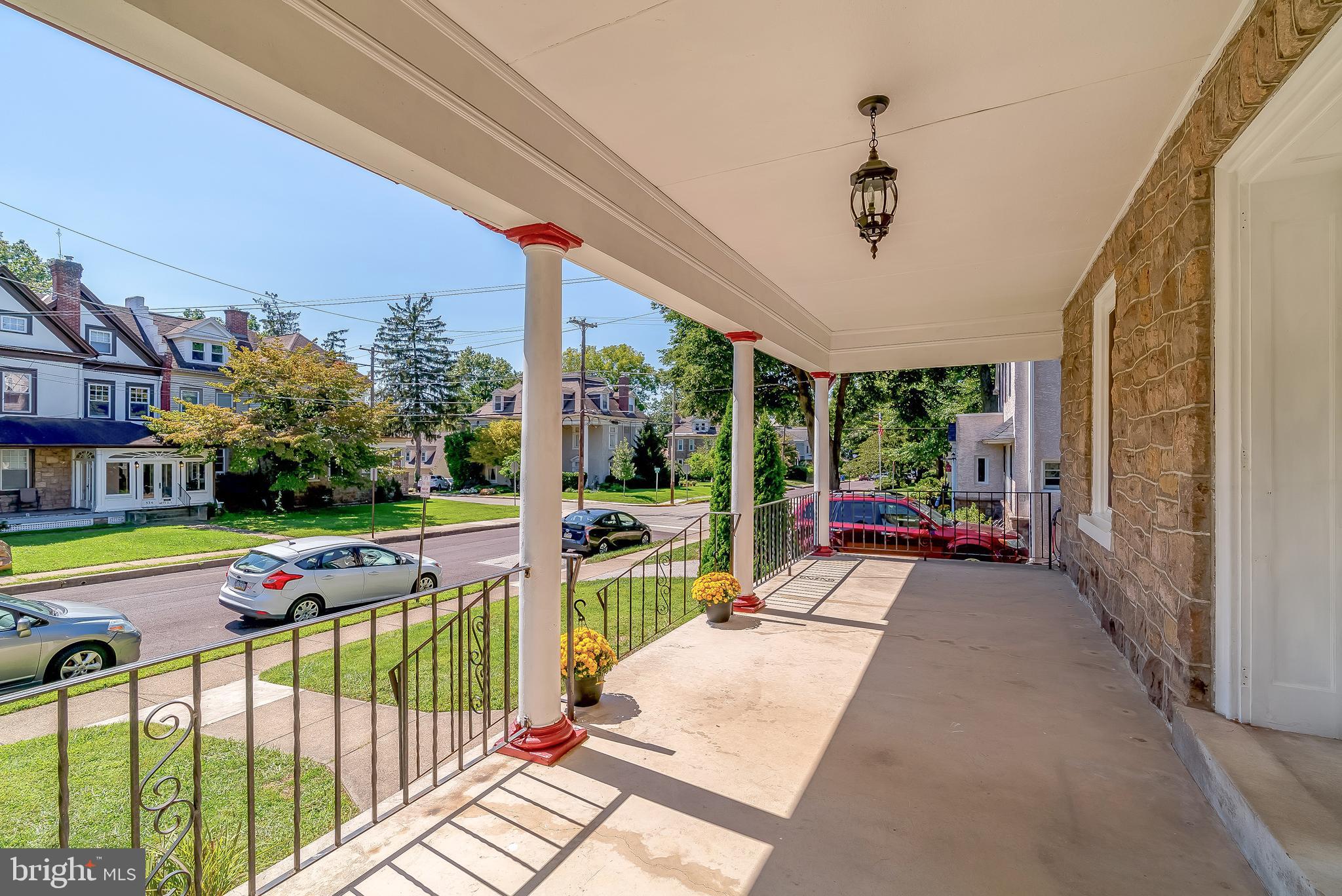 337 Euclid Avenue Ambler, PA 19002 - Photo 4 of 61