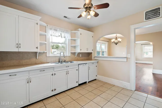 $2,000 | 2036 Van Buren Street, Wilmington, NC 28401