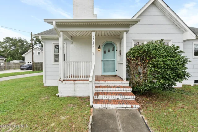 $2,000 | 2036 Van Buren Street, Wilmington, NC 28401