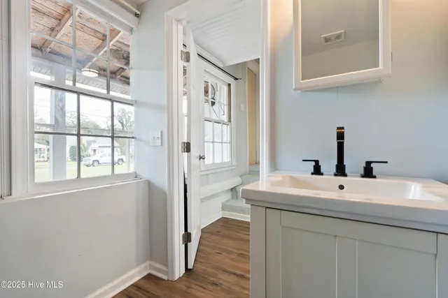 $2,000 | 2036 Van Buren Street, Wilmington, NC 28401