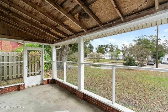 $2,000 | 2036 Van Buren Street, Wilmington, NC 28401