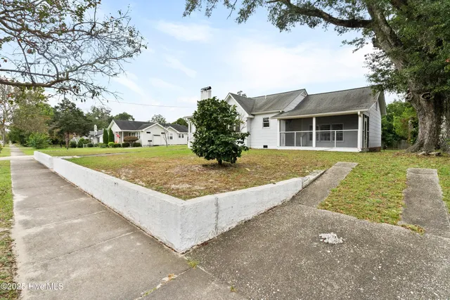 $2,000 | 2036 Van Buren Street, Wilmington, NC 28401