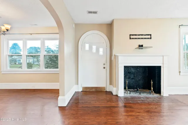 $2,000 | 2036 Van Buren Street, Wilmington, NC 28401