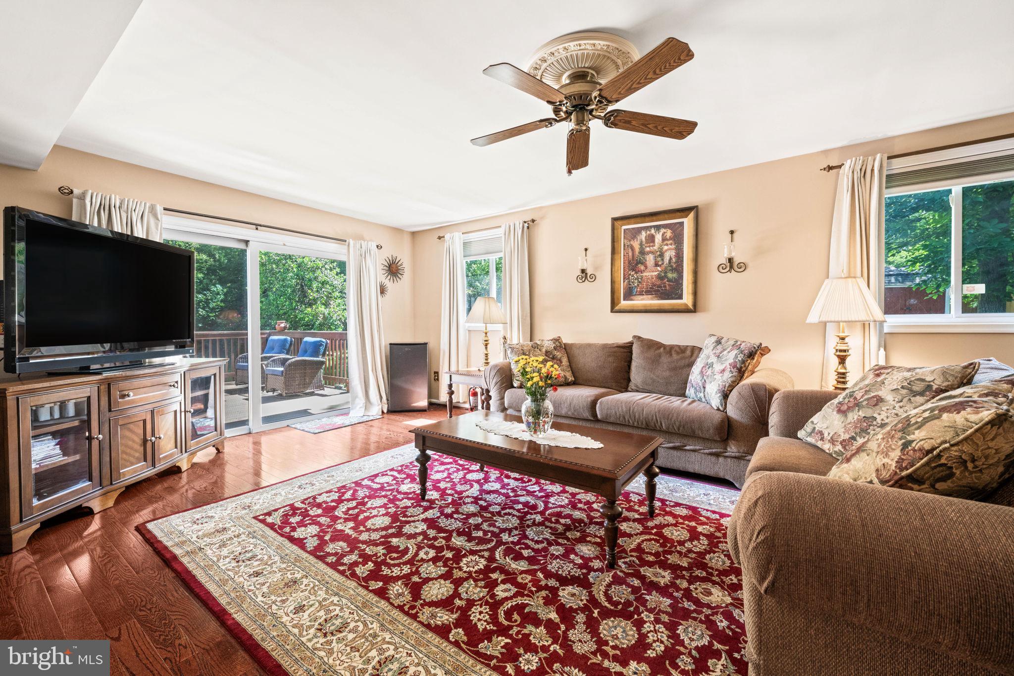 6813 Landor Lane Springfield, VA 22152 - Photo 29 of 60