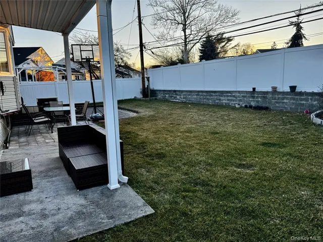 $7,000 | 310 Southwood Circle, Syosset, NY 11791